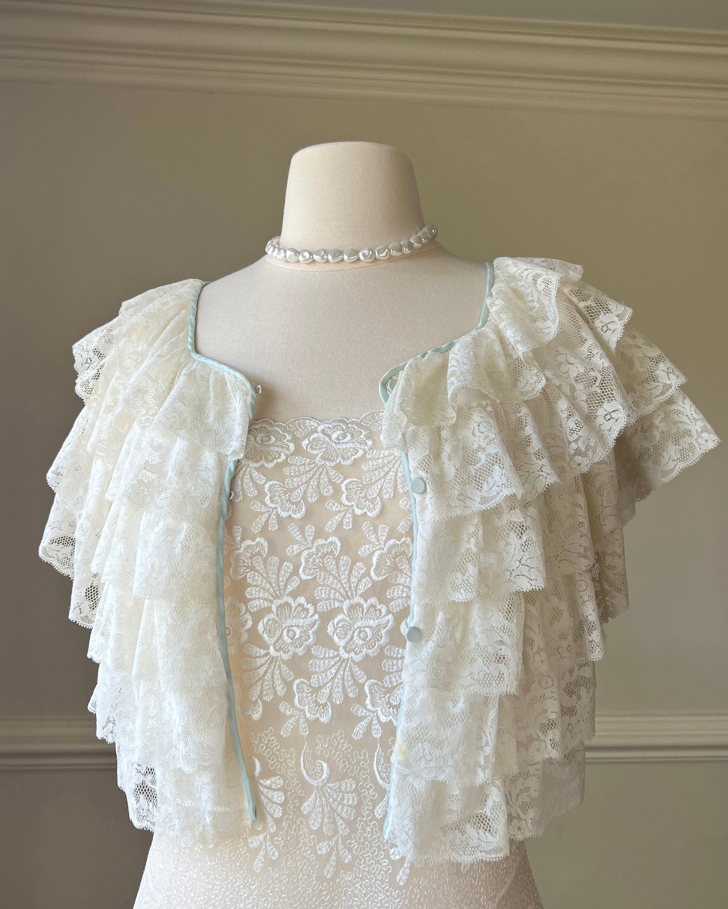 RARE Vintage Y2k Cropped Cardigan featuring Tiered Floral Lace in Vintage Cream