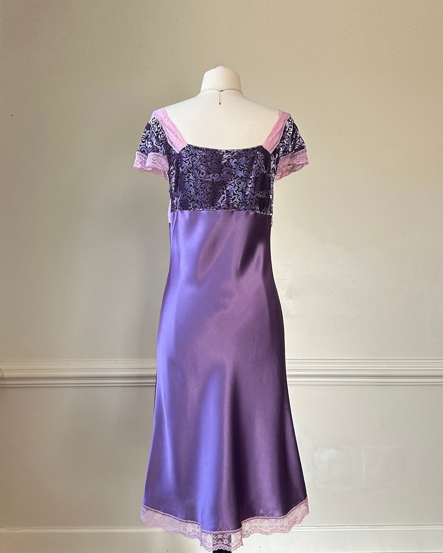 Elegant Purple Knee-Length Slip Dress featuring a Lace-trimmed Bodice