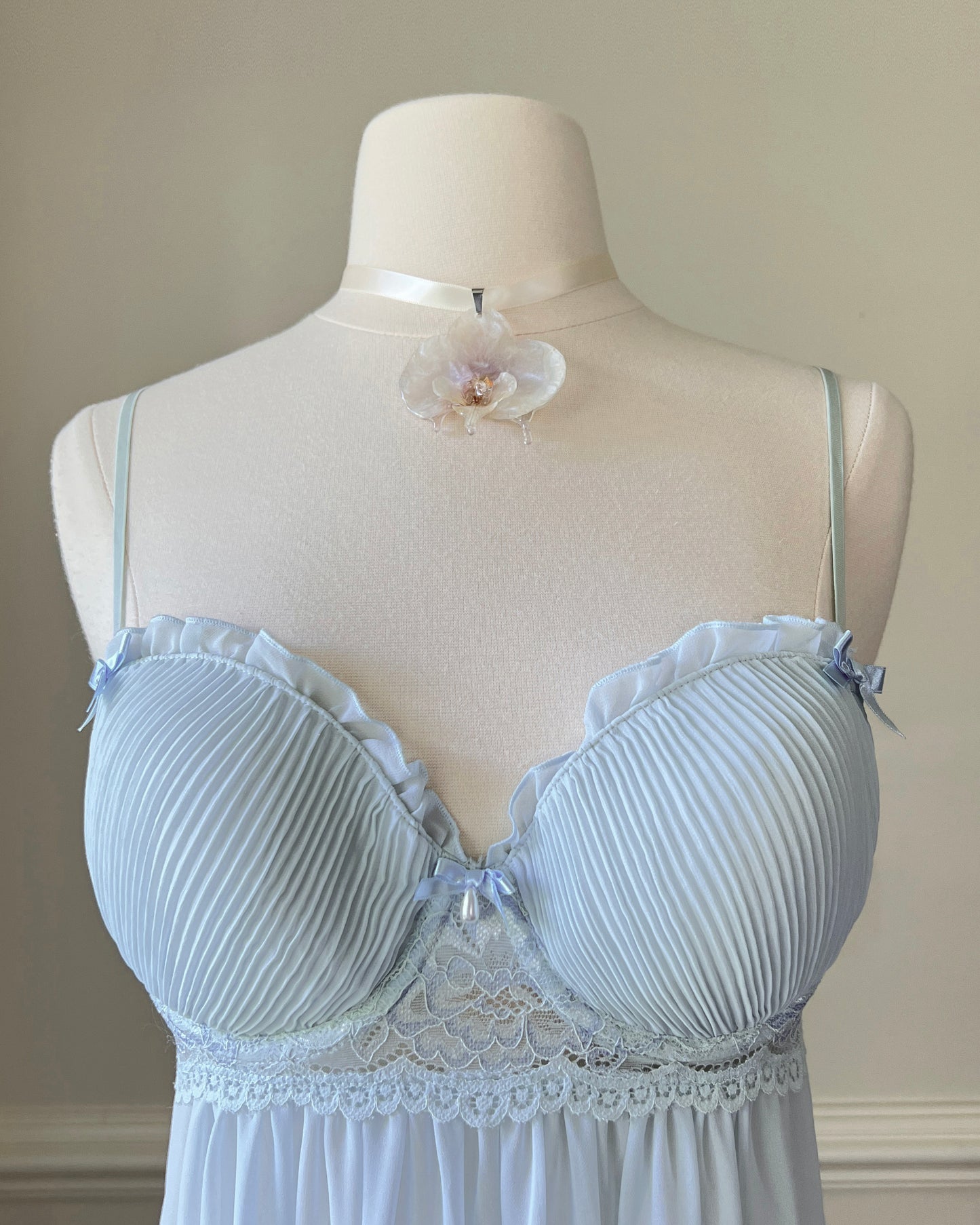 In Bloom by Jonquil baby blue pleated lace slip – Size M