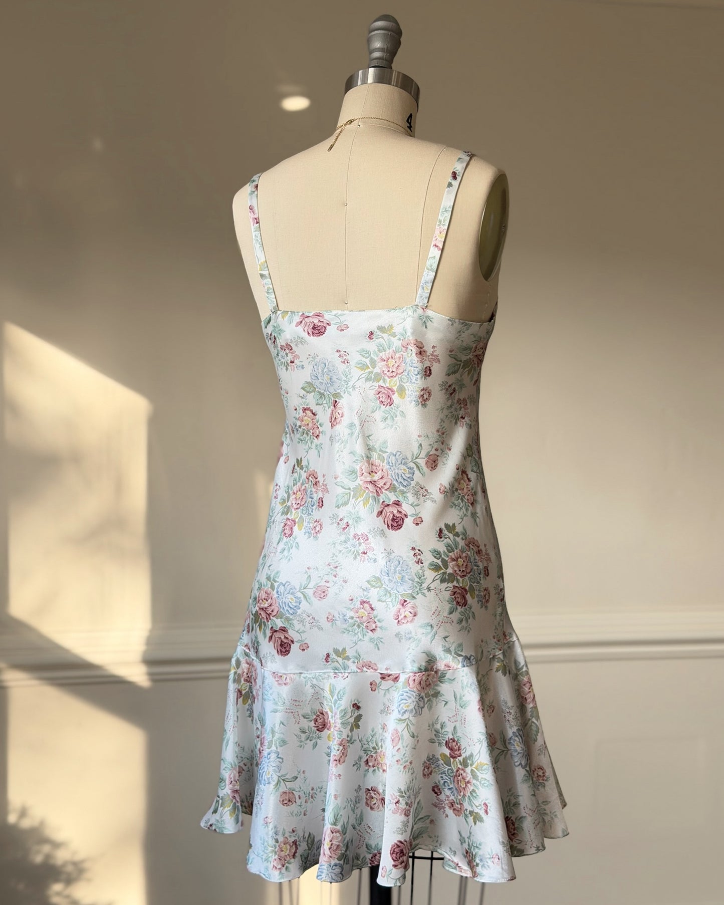 Vintage floral satin slip dress – pastel rose lace trim mini