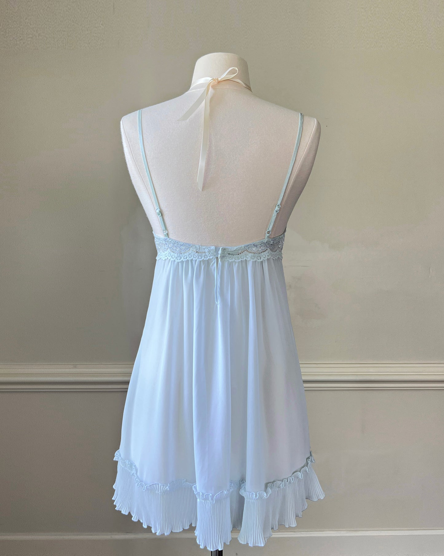 In Bloom by Jonquil baby blue pleated lace slip – Size M