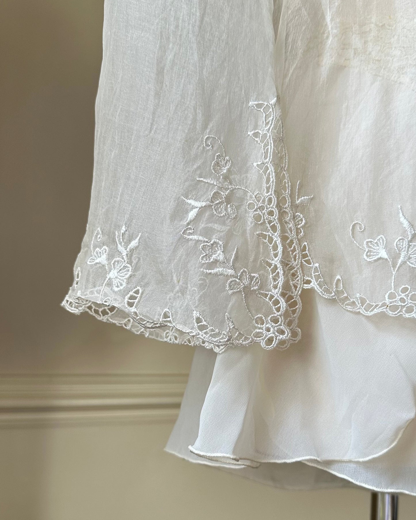 Elegant Sheer Long Sleeves Blouse featuring Floral Embroidery