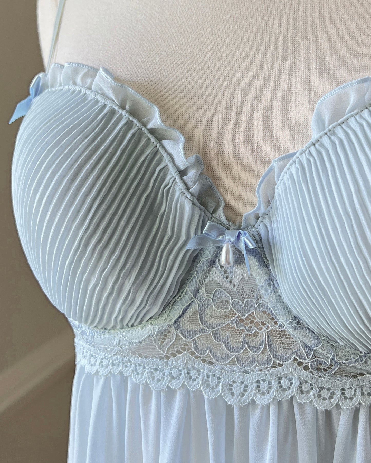 In Bloom by Jonquil baby blue pleated lace slip – Size M