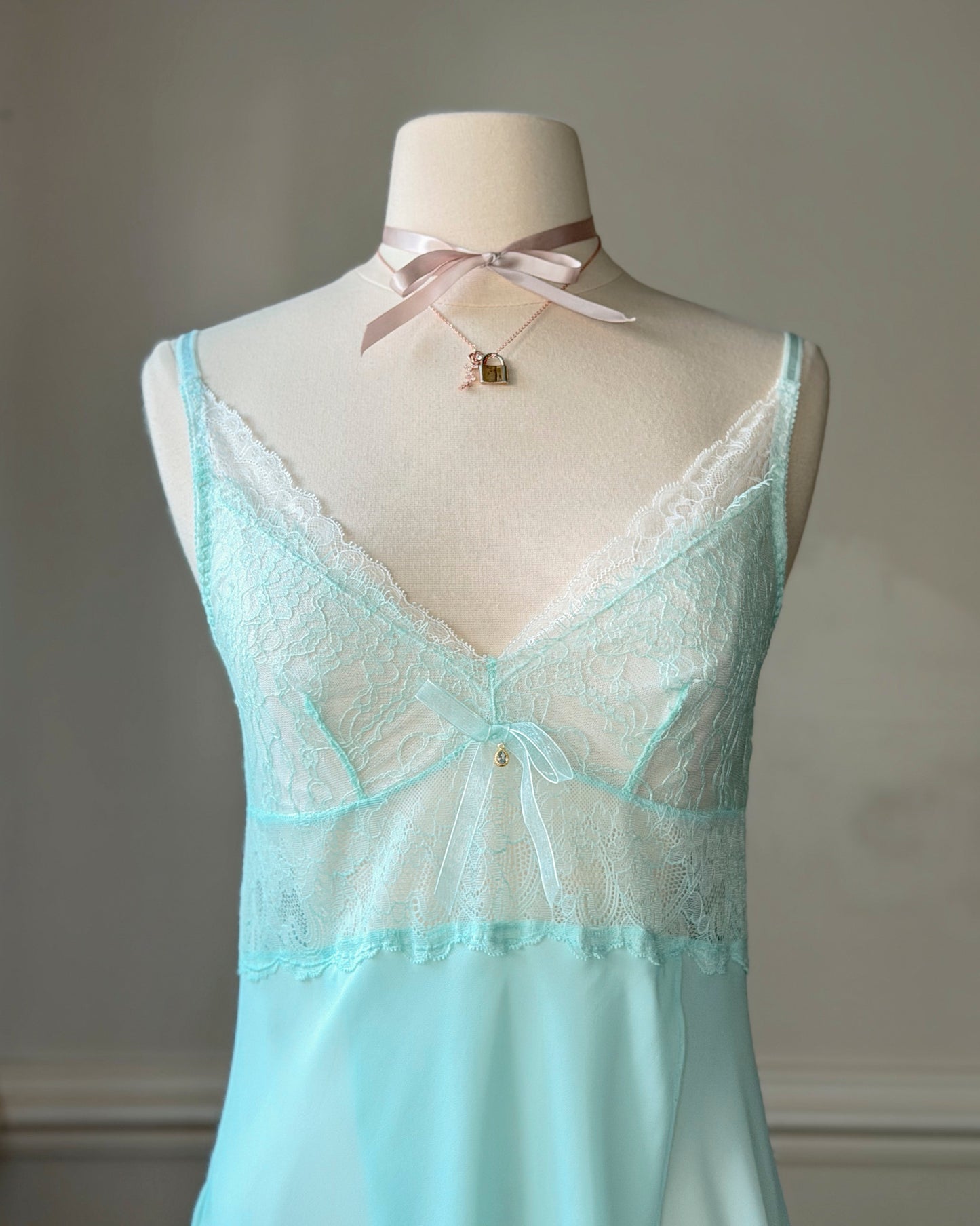 [ES] Mint Chiffon Lace V-Neck Slip Dress — Floral Lace Bodice & Bow Charm