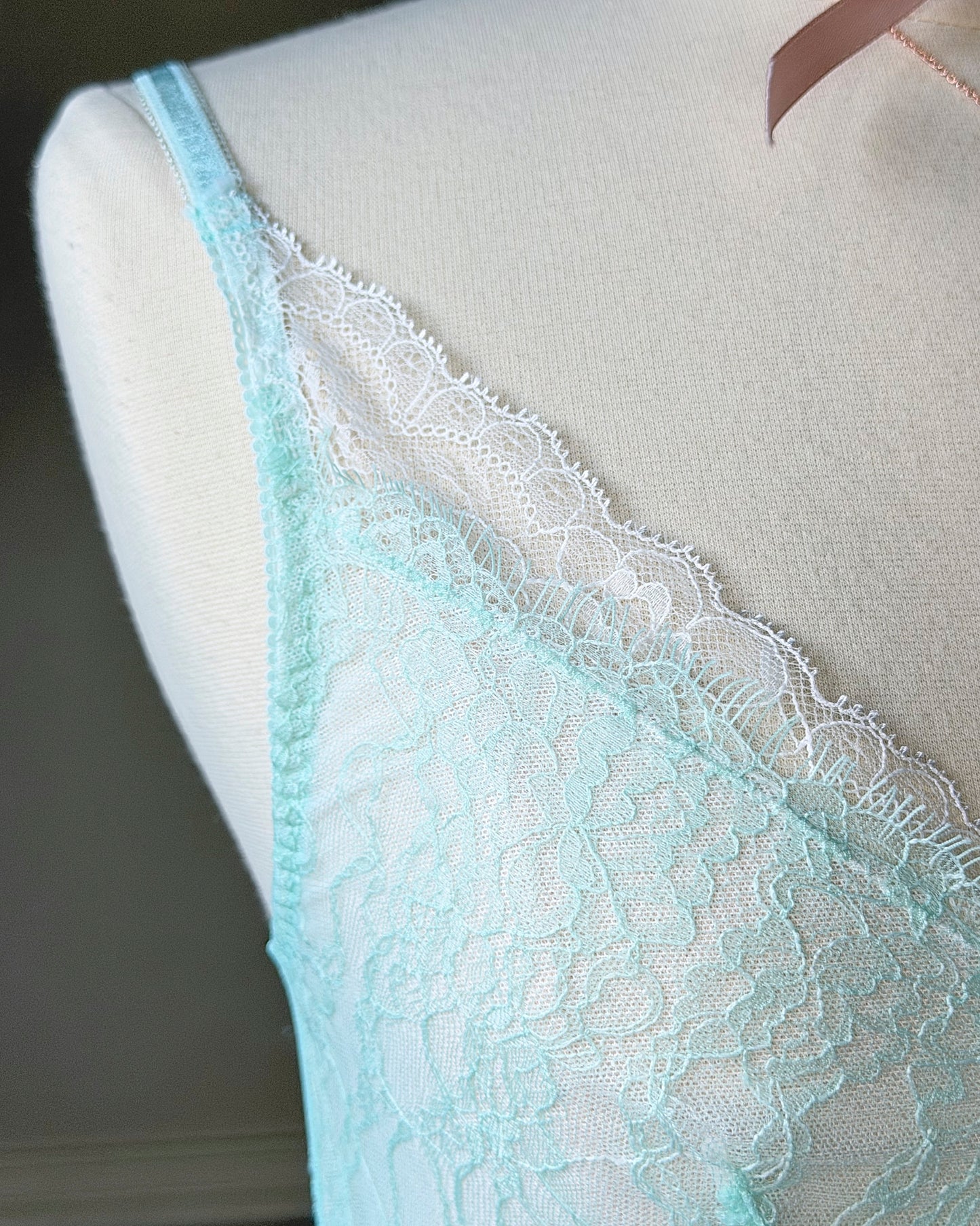 [ES] Mint Chiffon Lace V-Neck Slip Dress — Floral Lace Bodice & Bow Charm