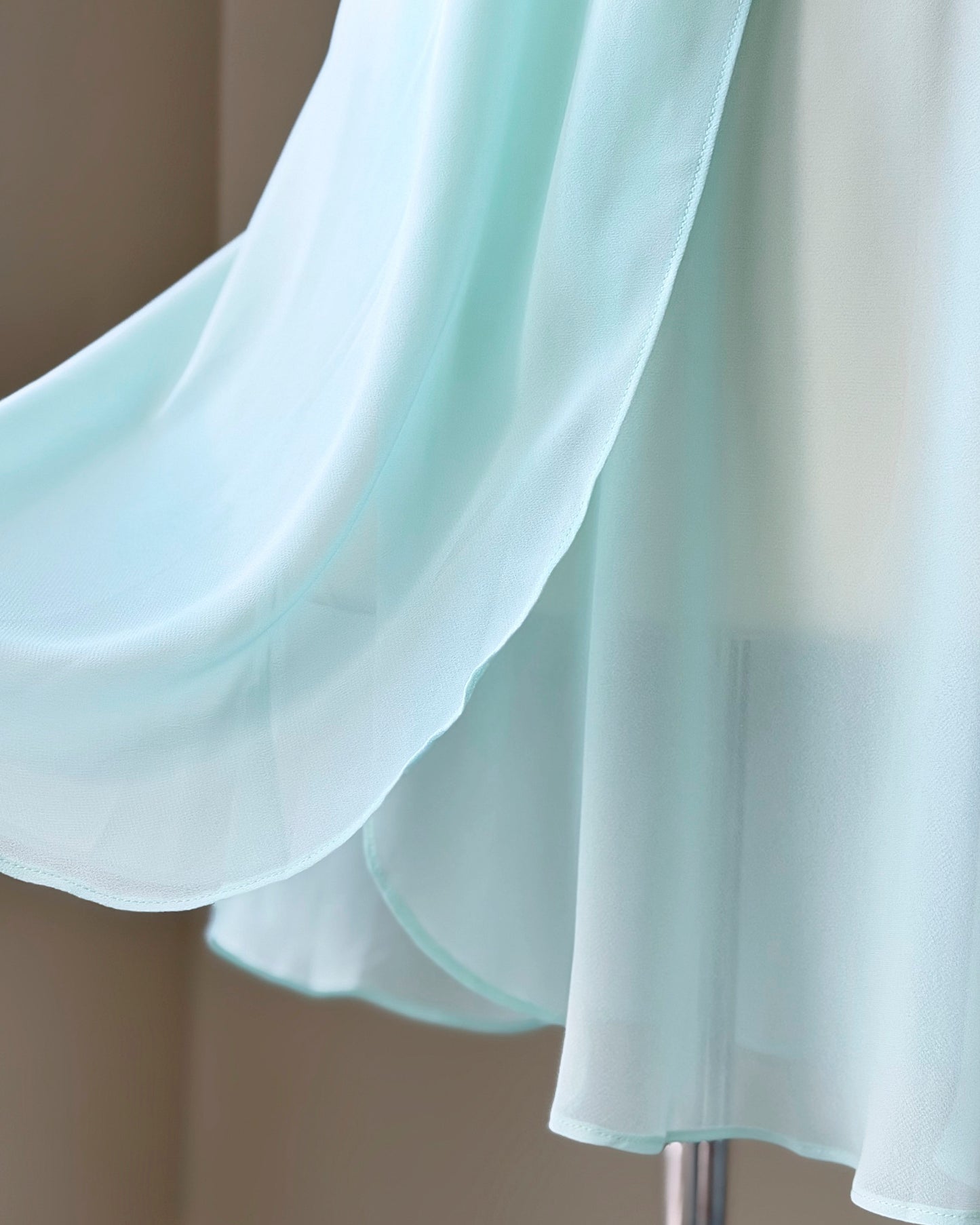 [ES] Mint Chiffon Lace V-Neck Slip Dress — Floral Lace Bodice & Bow Charm